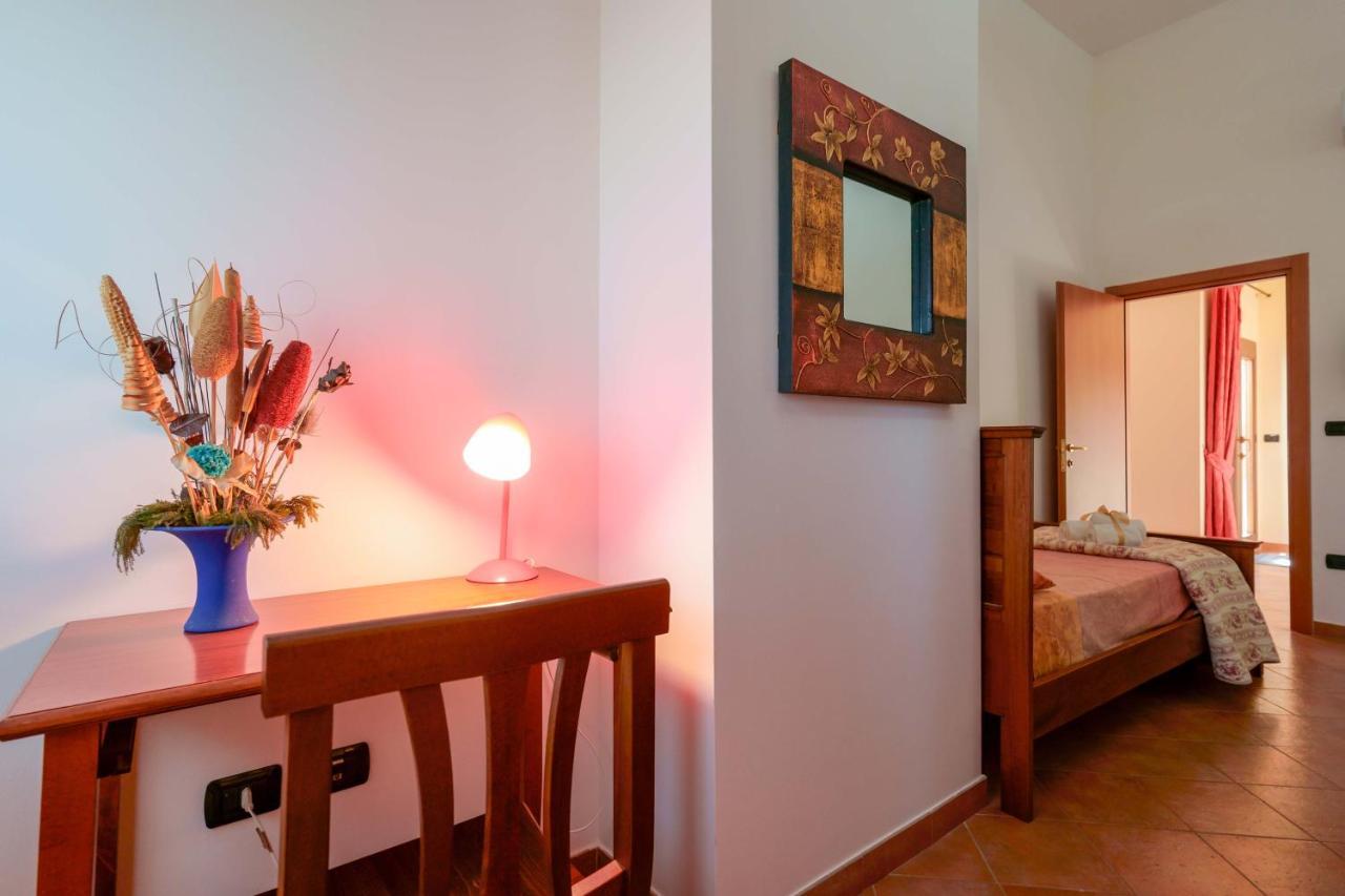 Bed And Breakfast Cairoli Exclusive Room San Pietro Vernotico Exteriér fotografie