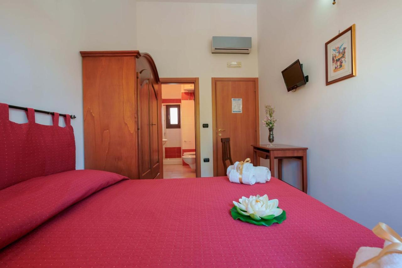 Bed And Breakfast Cairoli Exclusive Room San Pietro Vernotico Exteriér fotografie