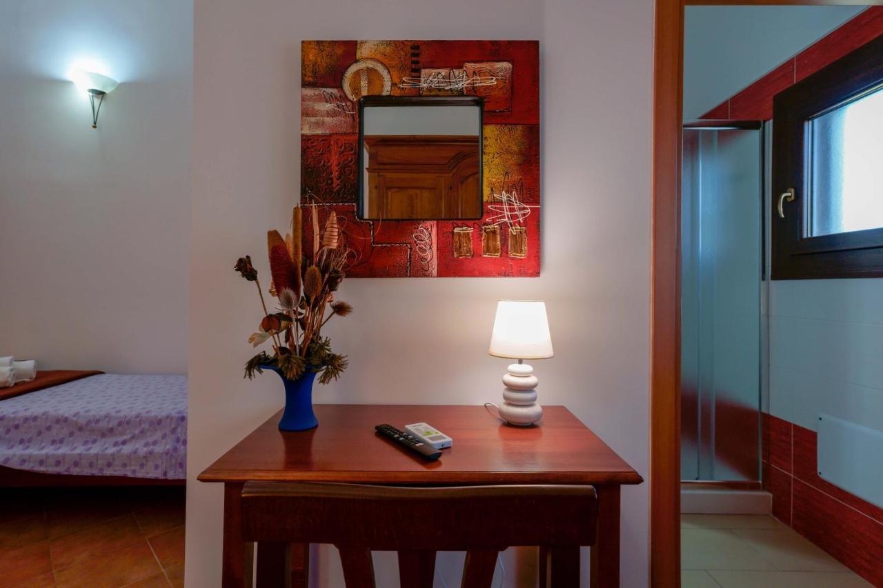 Bed And Breakfast Cairoli Exclusive Room San Pietro Vernotico Exteriér fotografie