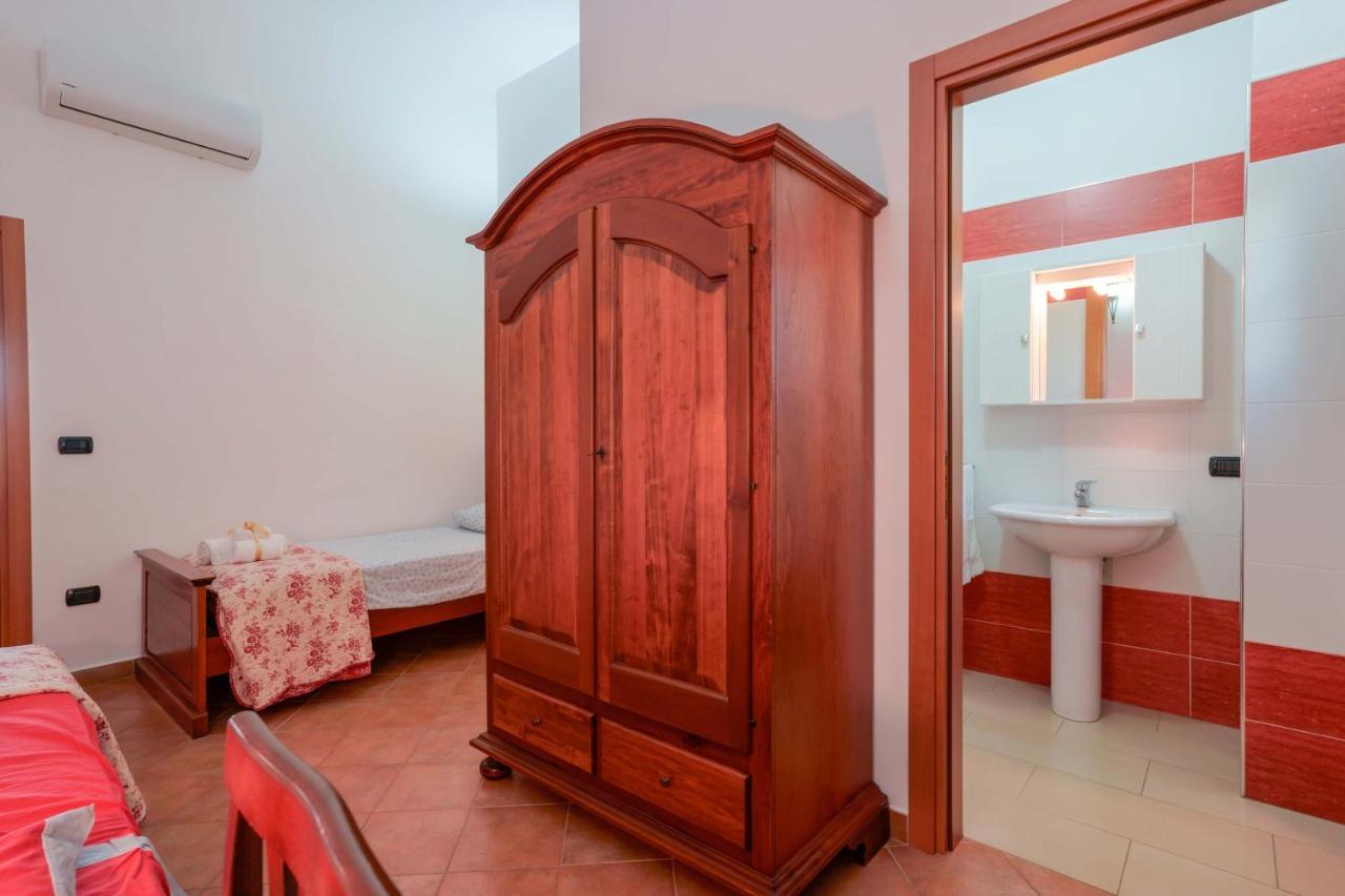 Bed And Breakfast Cairoli Exclusive Room San Pietro Vernotico Exteriér fotografie