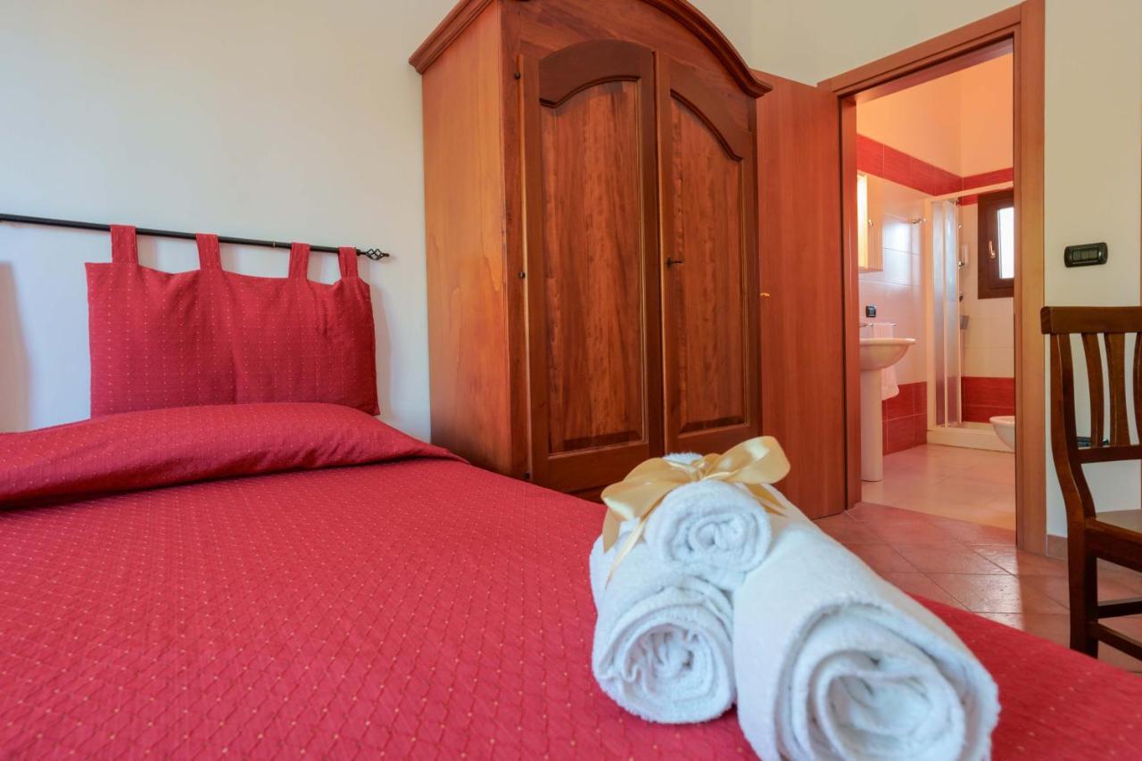 Bed And Breakfast Cairoli Exclusive Room San Pietro Vernotico Exteriér fotografie