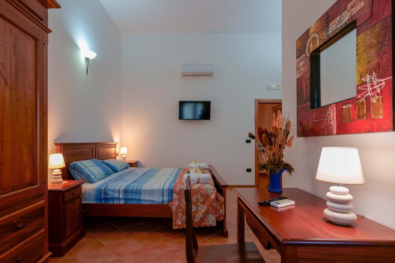 Bed And Breakfast Cairoli Exclusive Room San Pietro Vernotico Exteriér fotografie