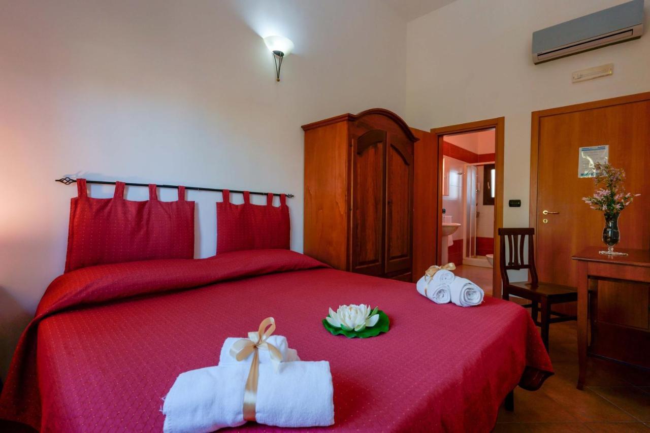 Bed And Breakfast Cairoli Exclusive Room San Pietro Vernotico Exteriér fotografie