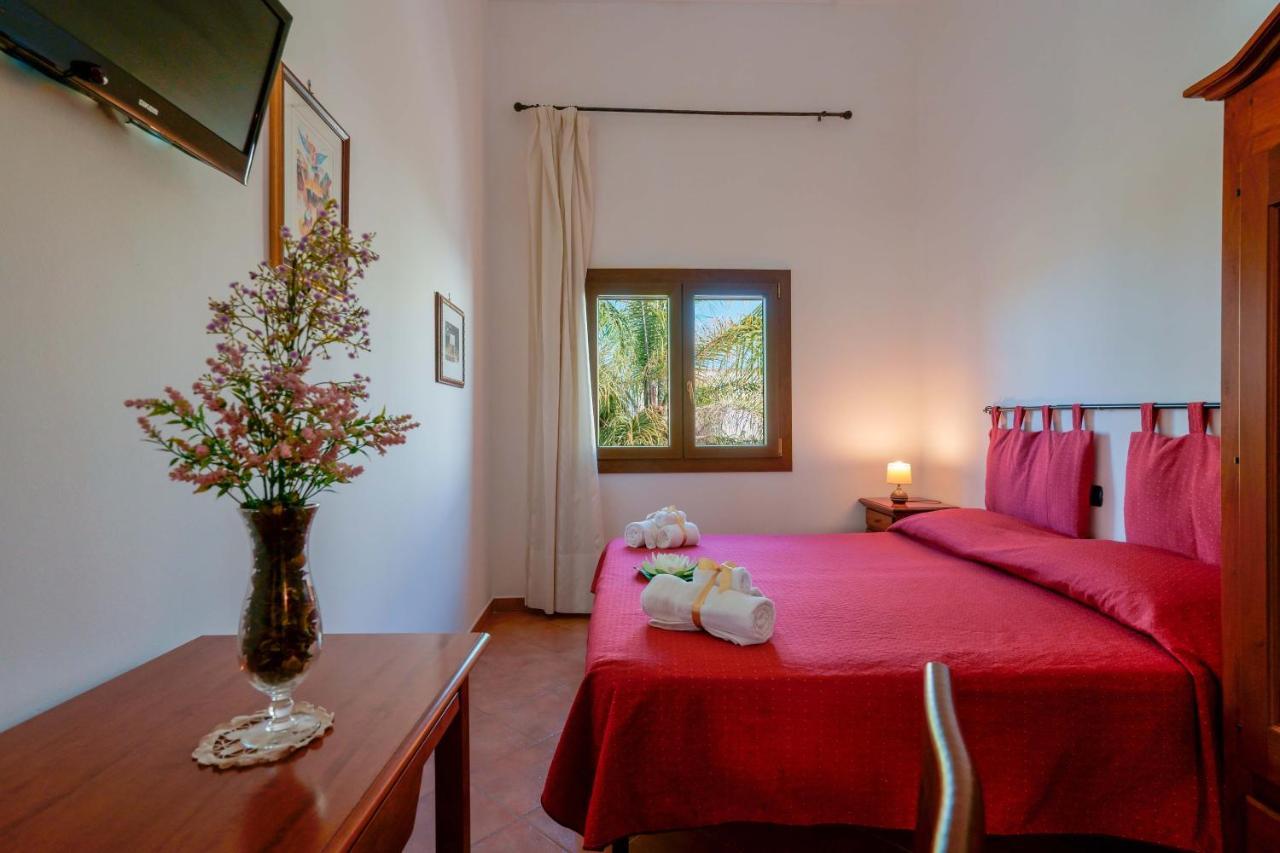 Bed And Breakfast Cairoli Exclusive Room San Pietro Vernotico Exteriér fotografie